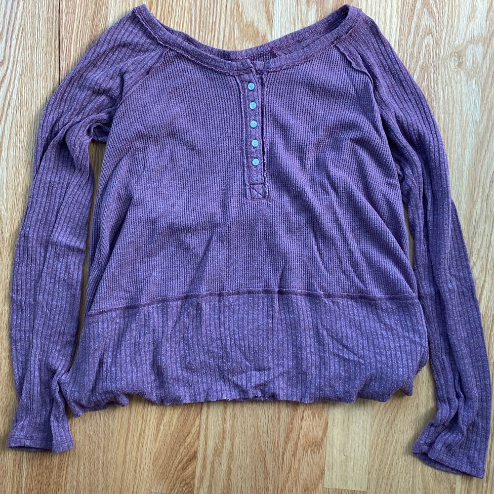 Hollister maroon sweater